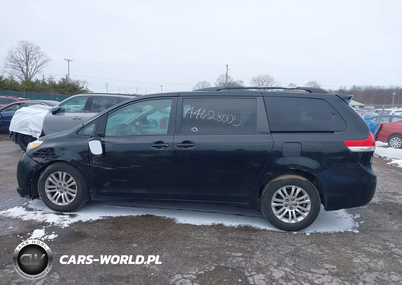 2011 Toyota Sienna Xle V6 VIN:5TDYK3DC8BS123581 - 14