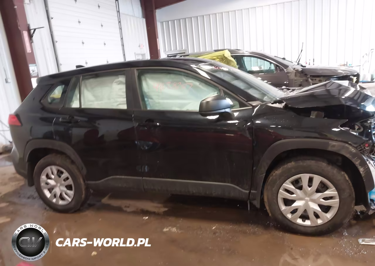 2024 Toyota Corolla Cross L VIN:7MUAAABG8RV117357 - 12