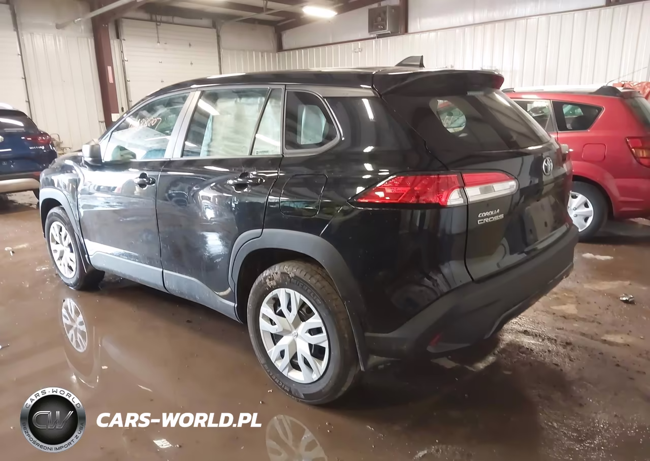 2024 Toyota Corolla Cross L VIN:7MUAAABG8RV117357 - 3