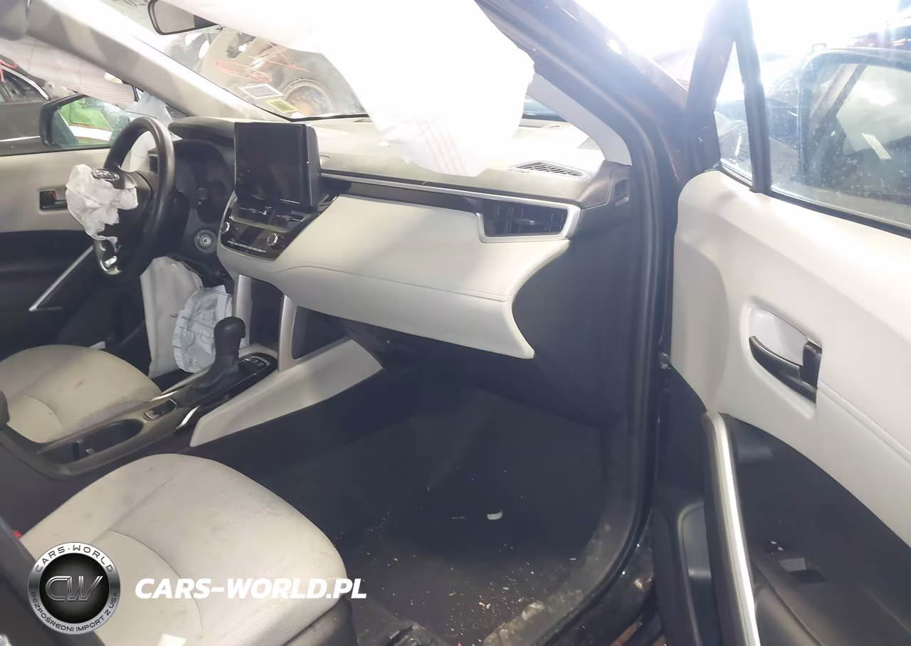 2024 Toyota Corolla Cross L VIN:7MUAAABG8RV117357 - 5