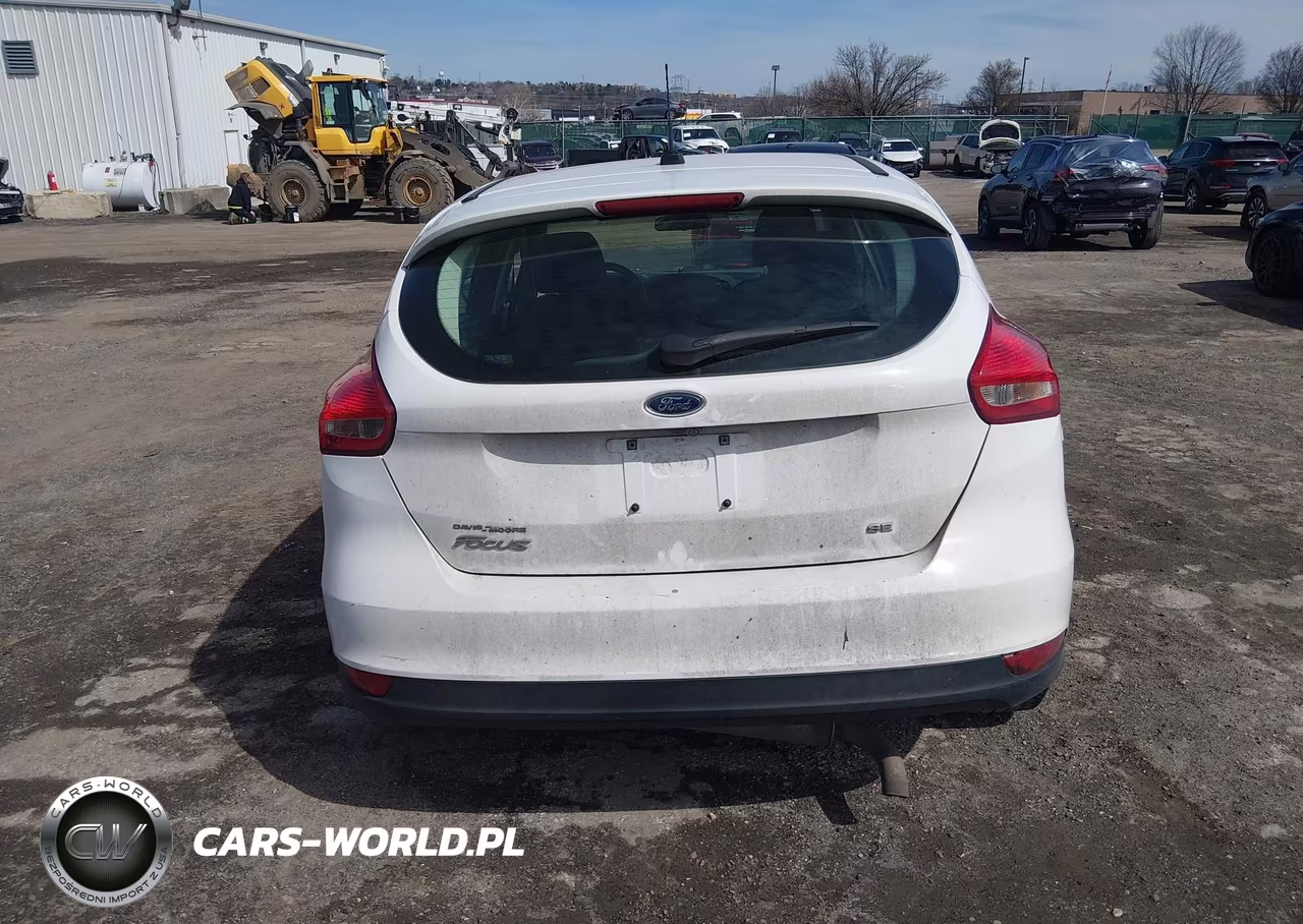 2017 Ford Focus Se VIN:1FADP3K29HL216135 - 17
