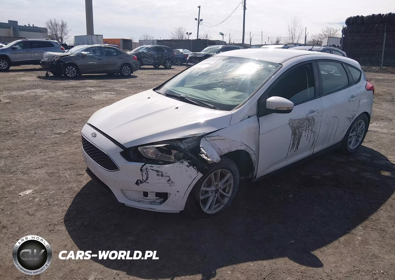 2017 Ford Focus Se VIN:1FADP3K29HL216135 - 2