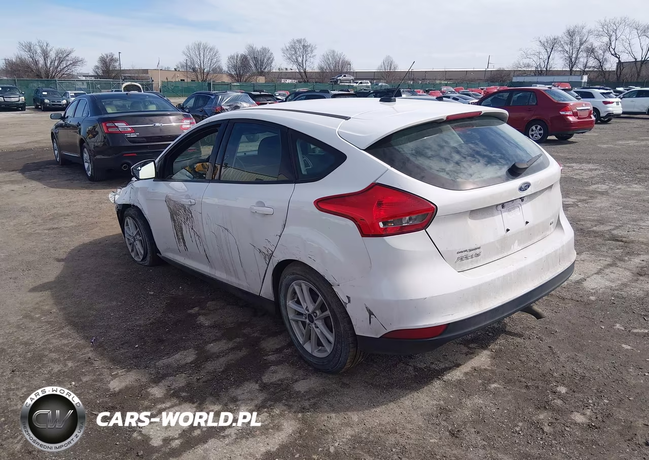 2017 Ford Focus Se VIN:1FADP3K29HL216135 - 3
