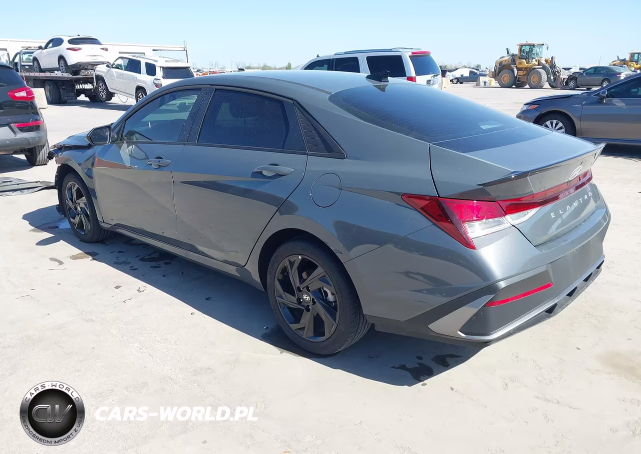 2026 Hyundai Elantra Sel Sport VIN:KMHLM4DG0TU097113 - 3