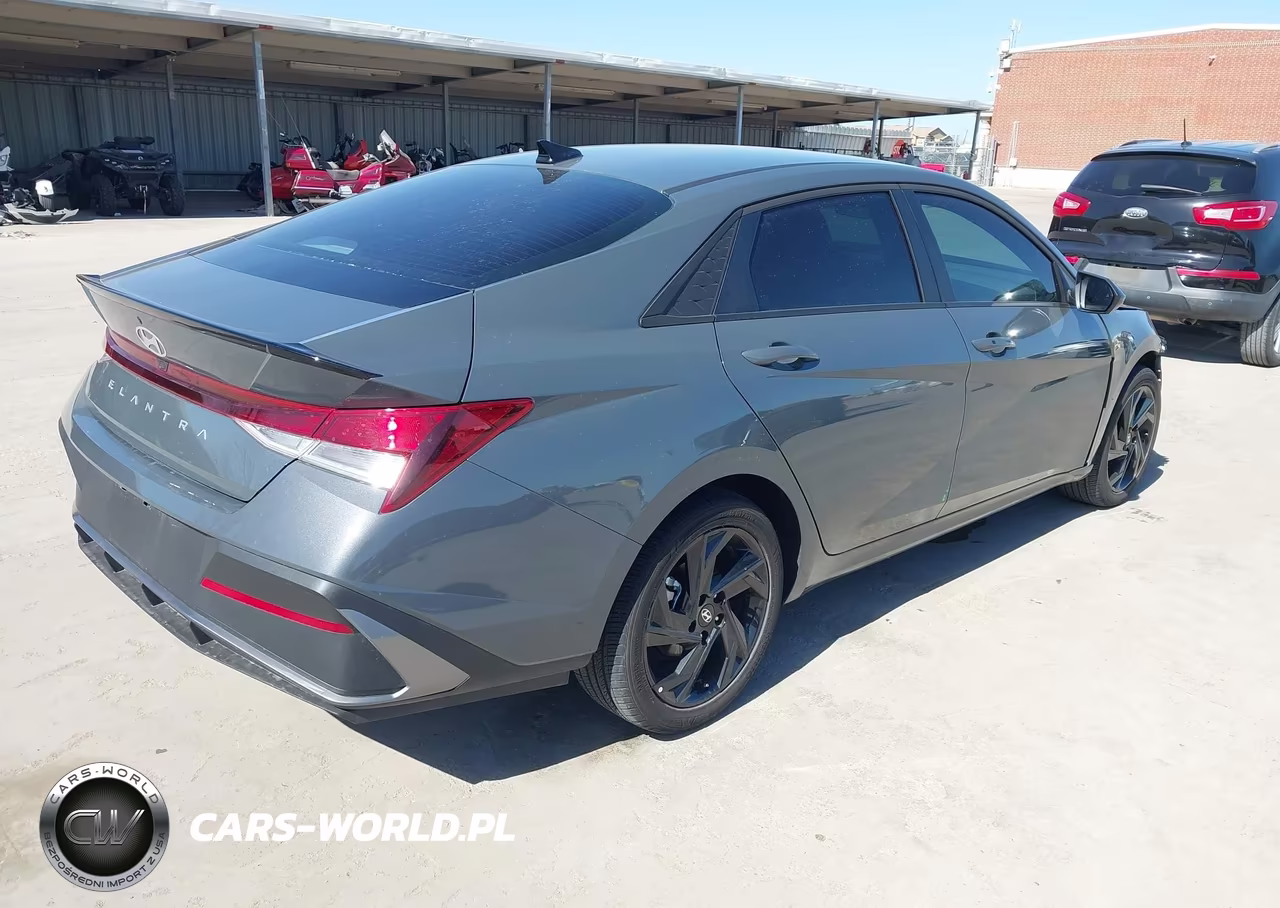 2026 Hyundai Elantra Sel Sport VIN:KMHLM4DG0TU097113 - 4