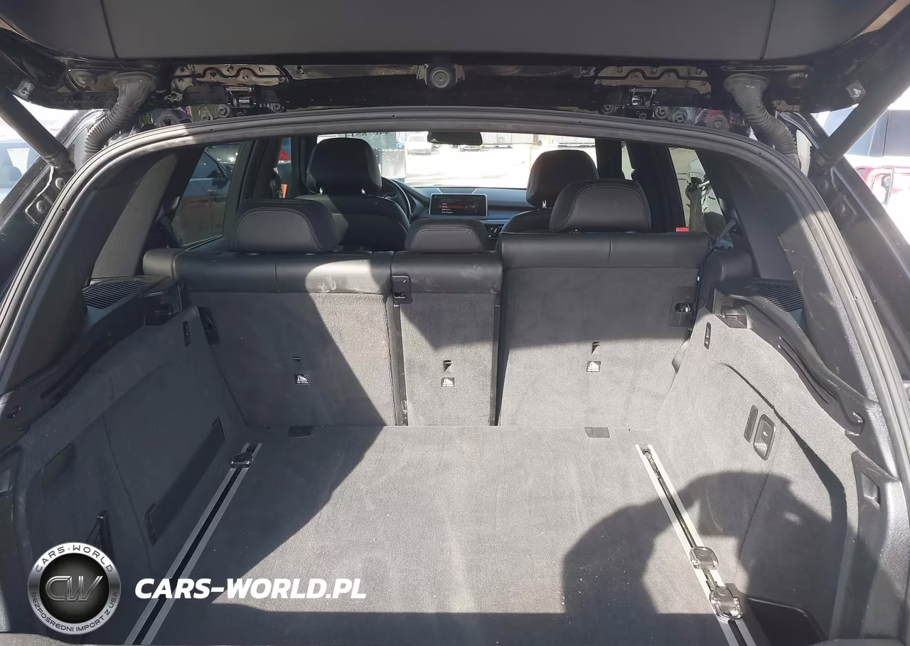 2018 BMW X5 xDrive35I VIN:5UXKR0C53JL071276 - 17