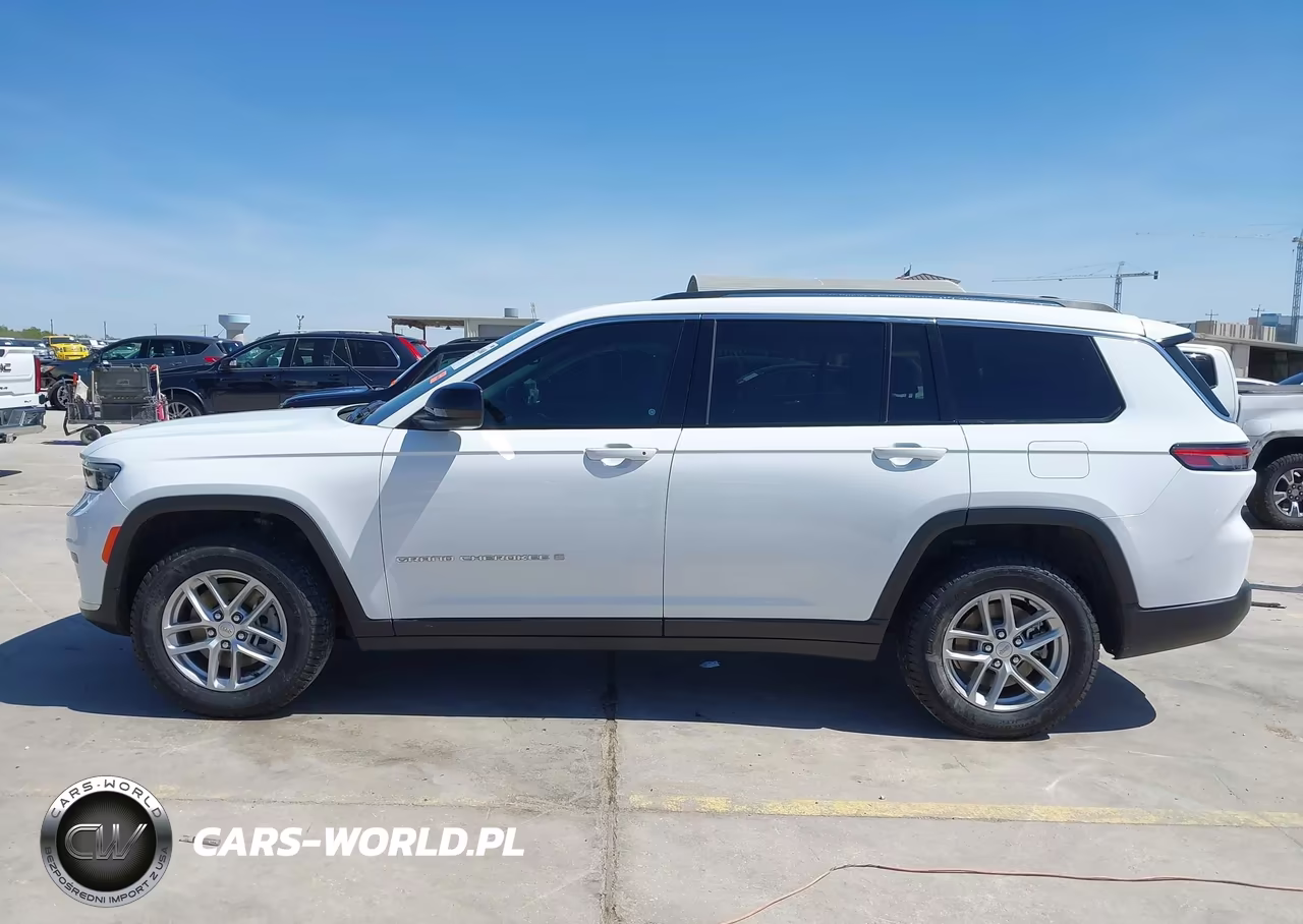 2021 Jeep Grand Cherokee L Laredo 4X4 VIN:1C4RJKAG8M8196756 - 14