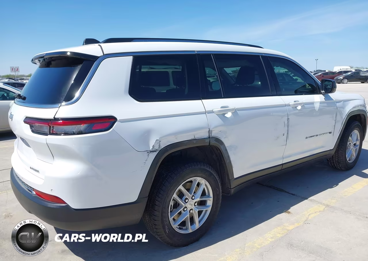 2021 Jeep Grand Cherokee L Laredo 4X4 VIN:1C4RJKAG8M8196756 - 18