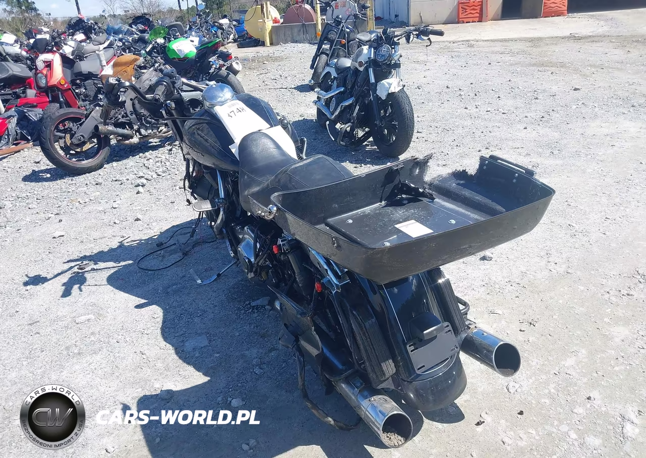 2015 Harley-Davidson Flhxs Street Glide Special VIN:1HD1KRM17FB651899 - 3