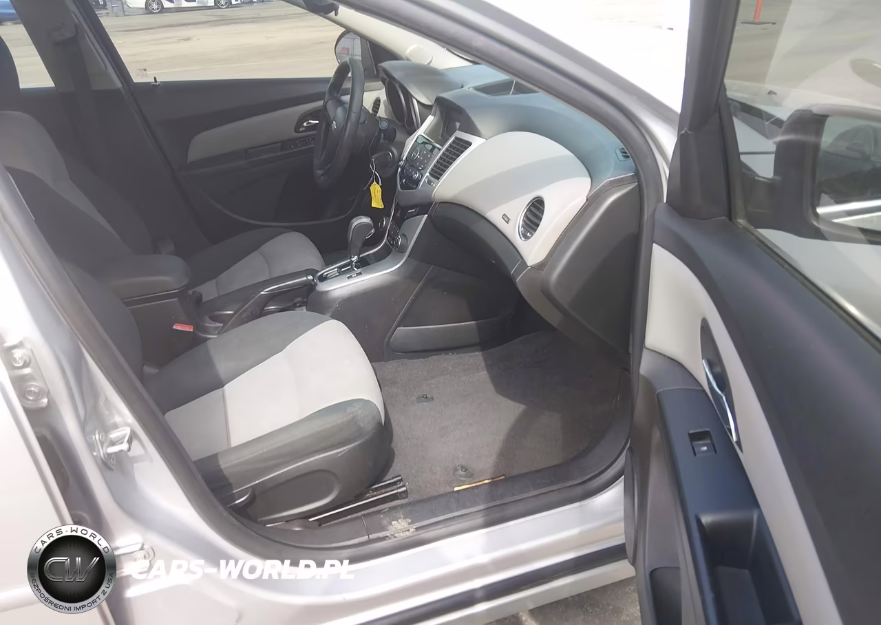 2012 Chevrolet Cruze Ls VIN:1G1PC5SH2C7132073 - 5