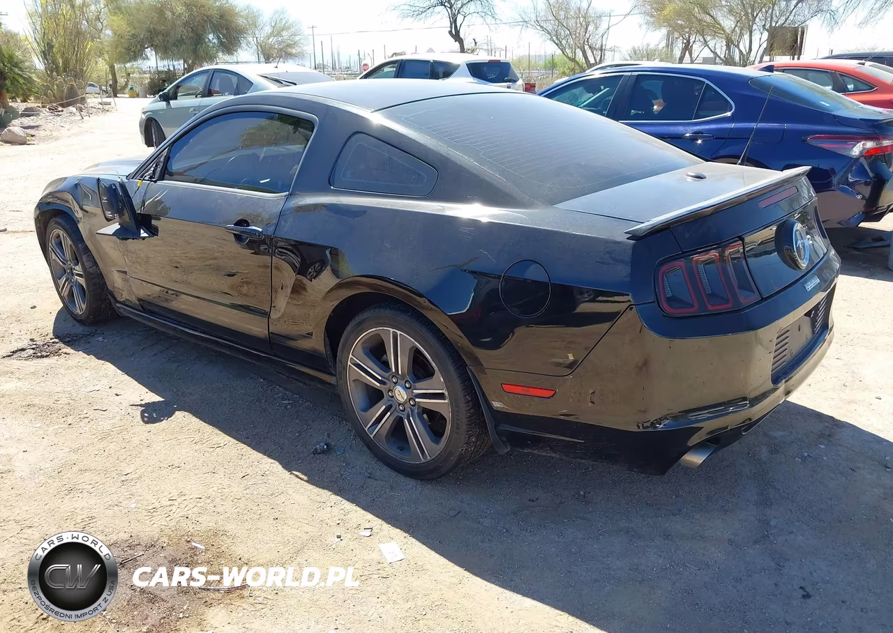 2014 Ford Mustang V6 Premium VIN:1ZVBP8AM6E5326056 - 3