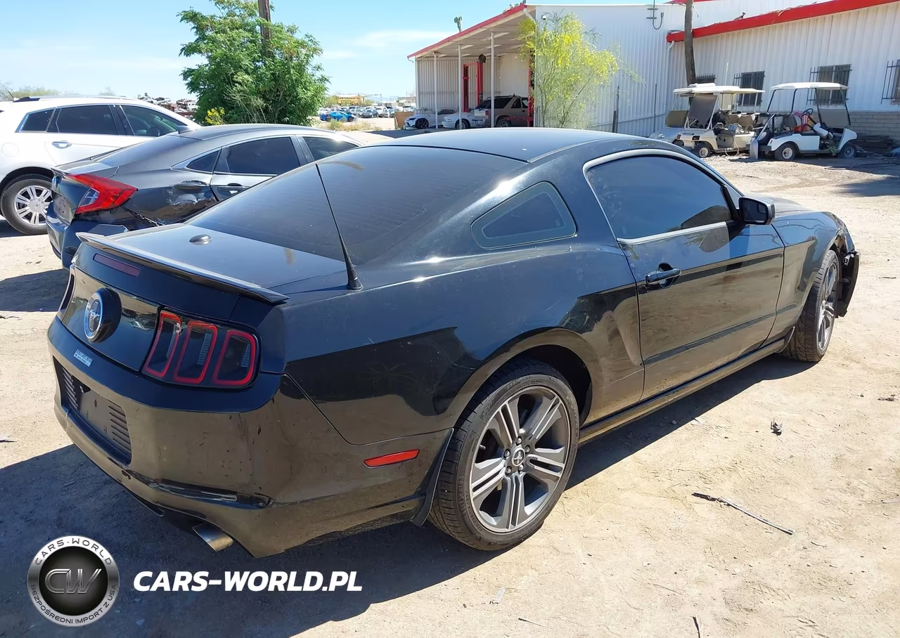 2014 Ford Mustang V6 Premium VIN:1ZVBP8AM6E5326056 - 4