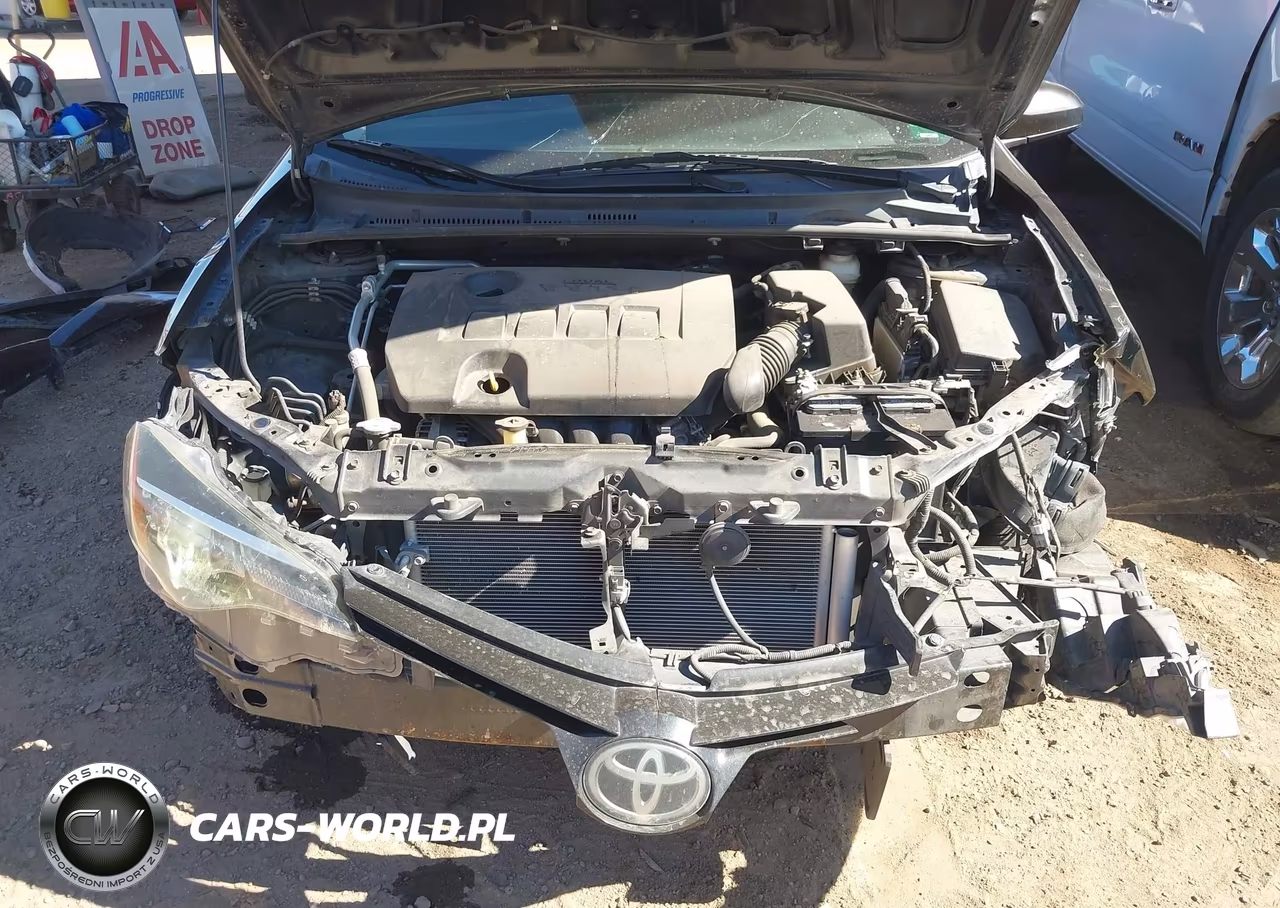 2018 Toyota Corolla Le VIN:2T1BURHE9JC119576 - 10