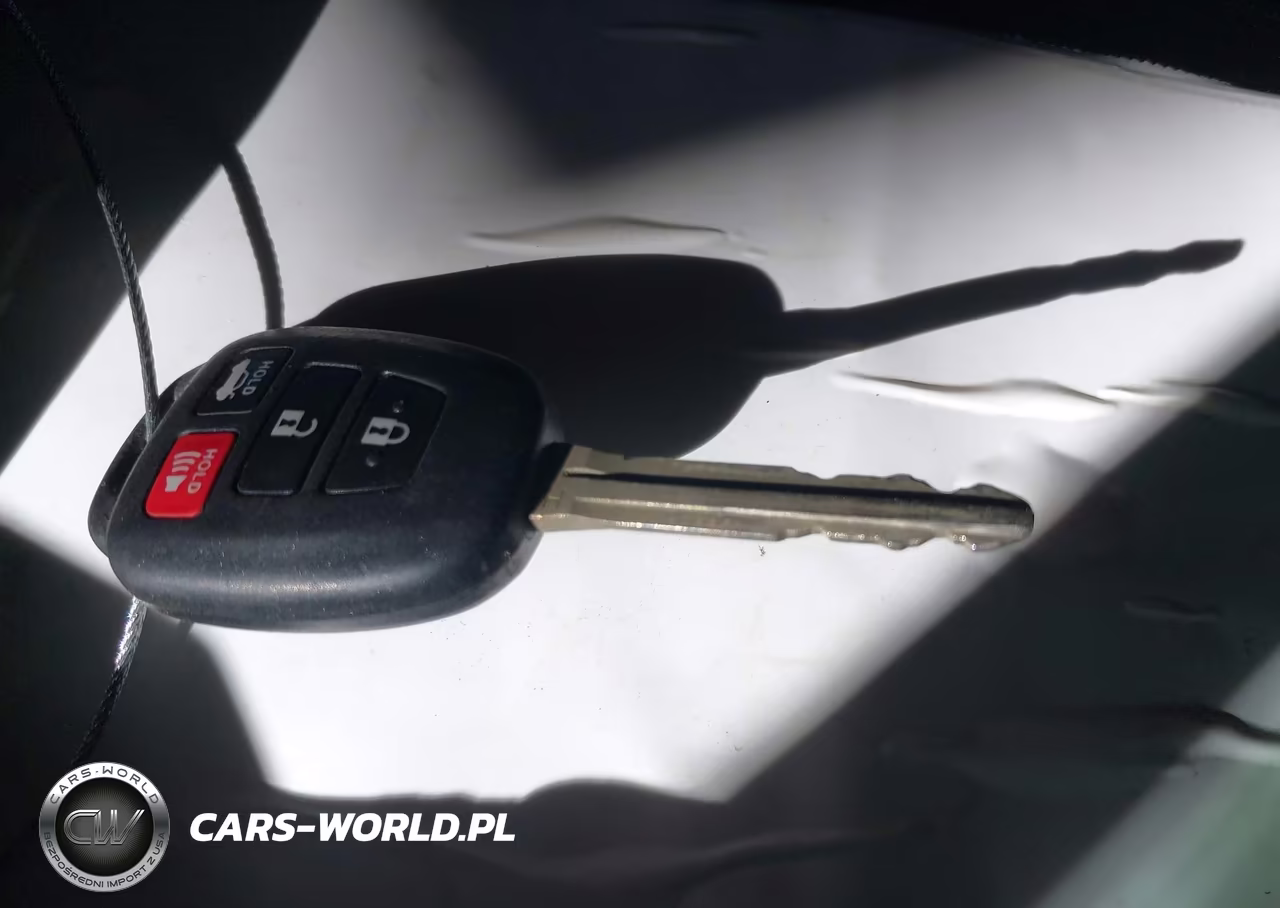 2018 Toyota Corolla Le VIN:2T1BURHE9JC119576 - 11