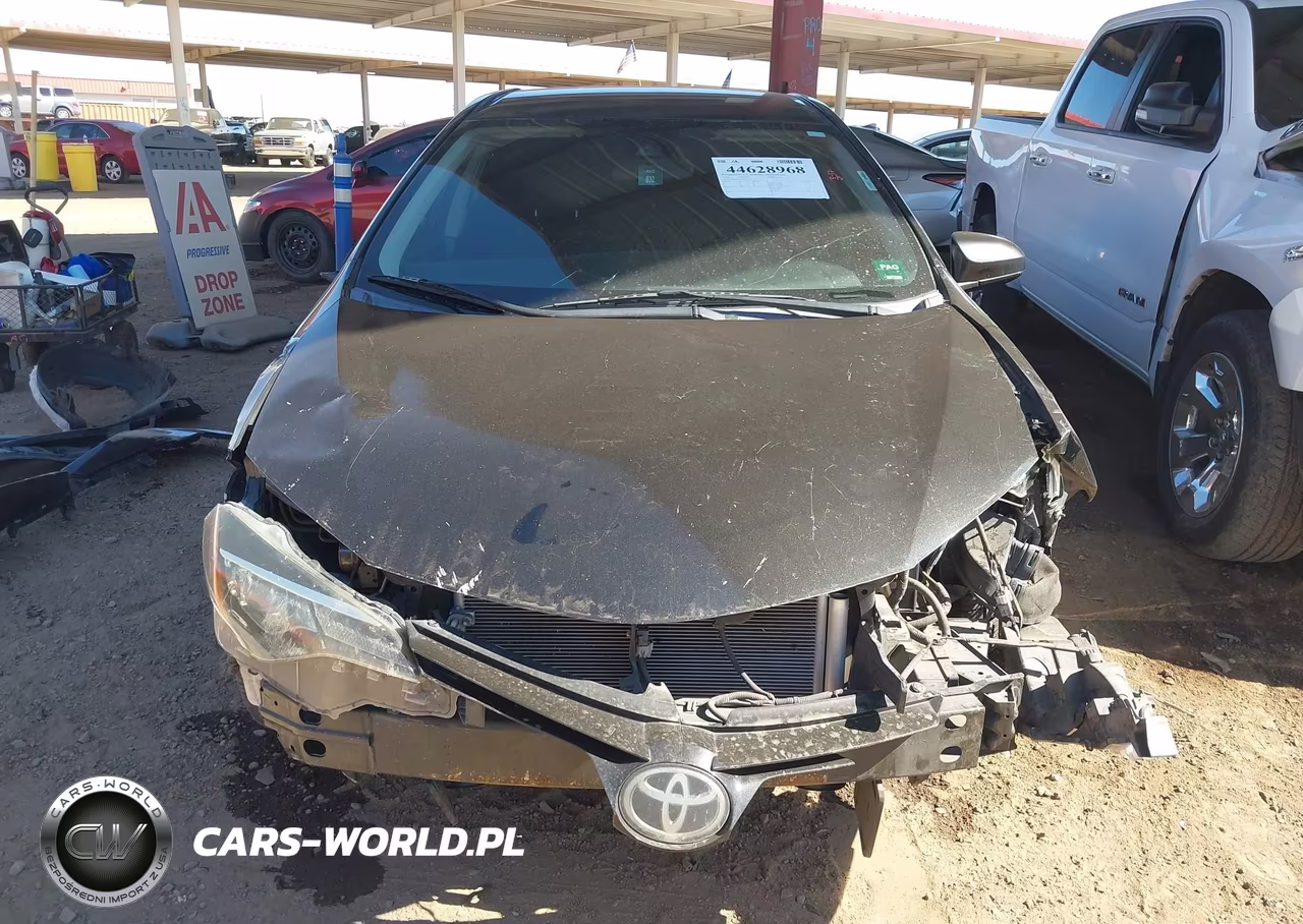 2018 Toyota Corolla Le VIN:2T1BURHE9JC119576 - 13