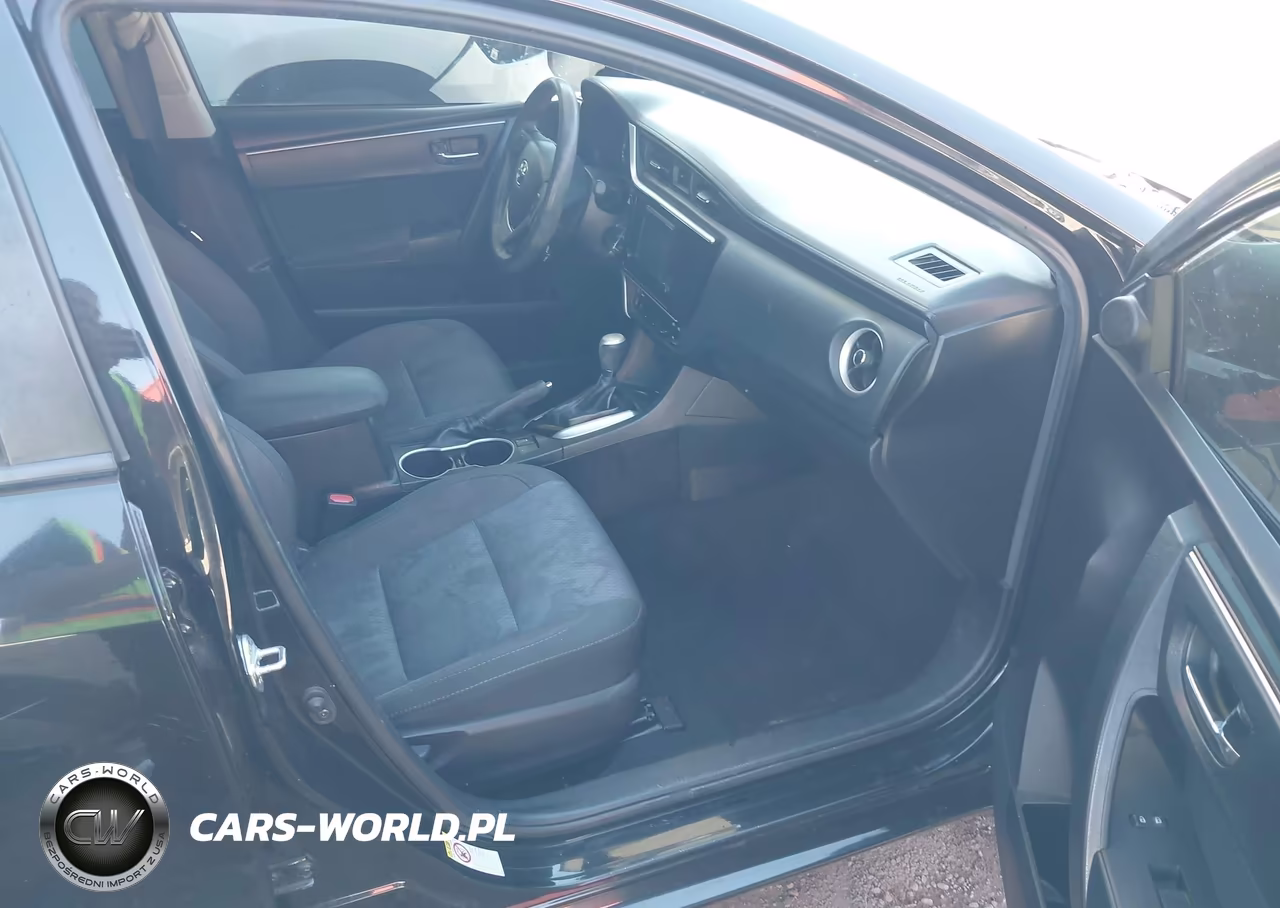 2018 Toyota Corolla Le VIN:2T1BURHE9JC119576 - 5