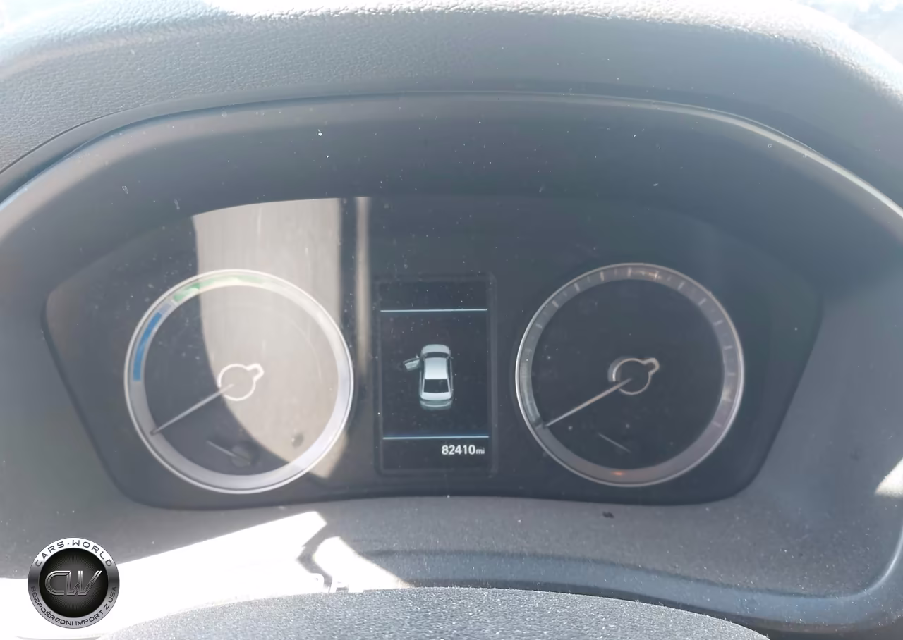 2019 Hyundai Sonata Hybrid Se VIN:KMHE24L38KA084526 - 7