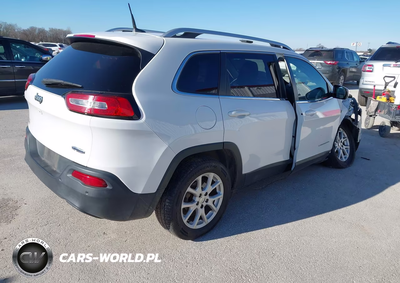 2017 Jeep Cherokee Latitude Fwd VIN:1C4PJLCB8HW610098 - 4