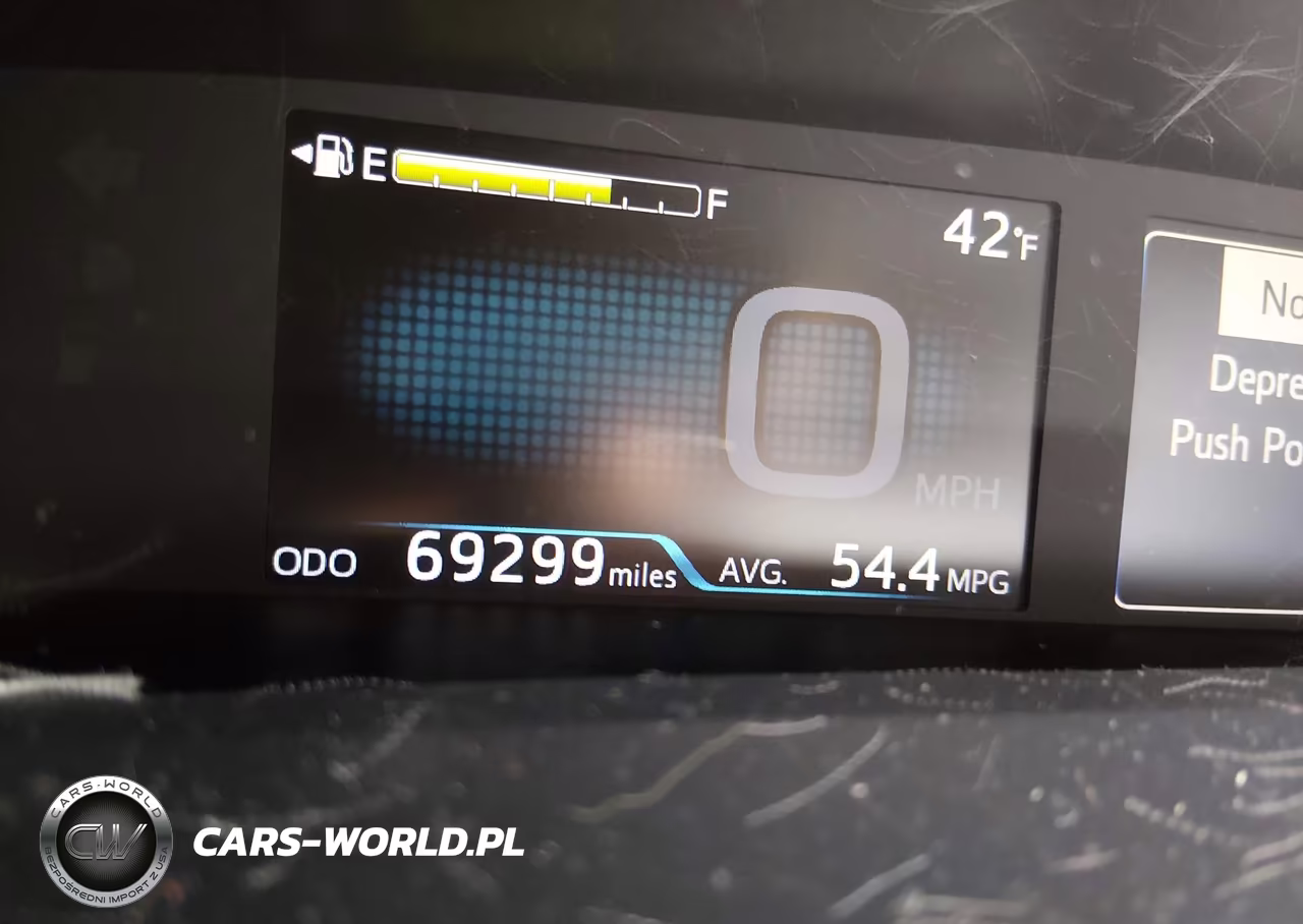 2017 Toyota Prius Two VIN:JTDKBRFU7H3043892 - 7