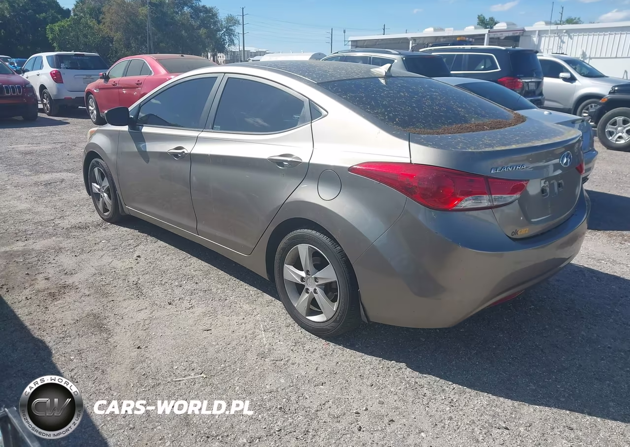 2013 Hyundai Elantra Gls VIN:5NPDH4AE5DH288697 - 3
