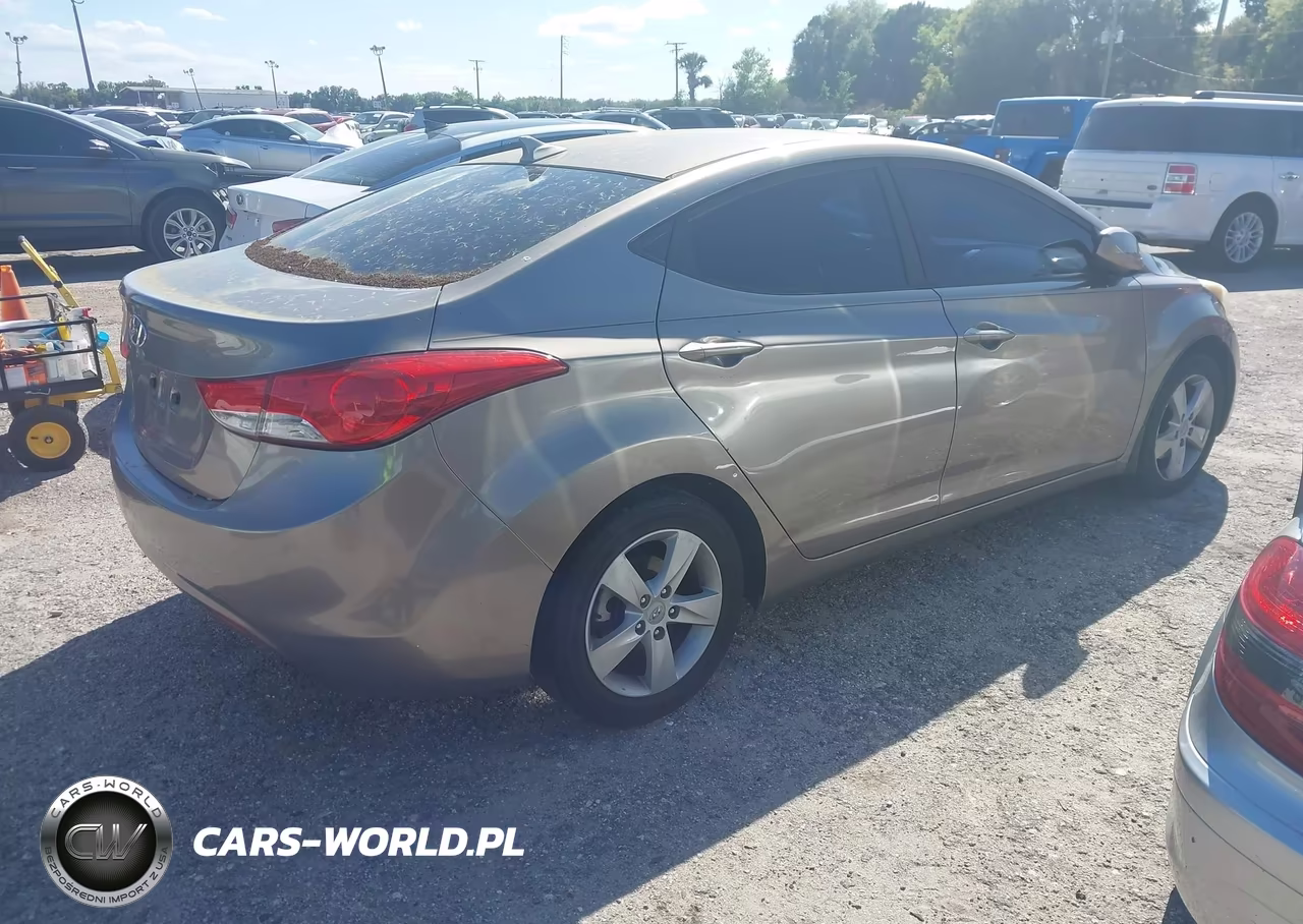 2013 Hyundai Elantra Gls VIN:5NPDH4AE5DH288697 - 4