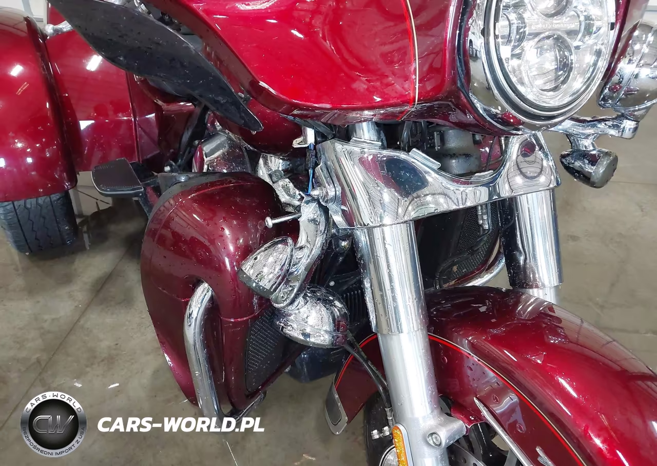 2017 Harley-Davidson Flhtcutg Tri Glide Ultra VIN:1HD1MAD19HB857725 - 13