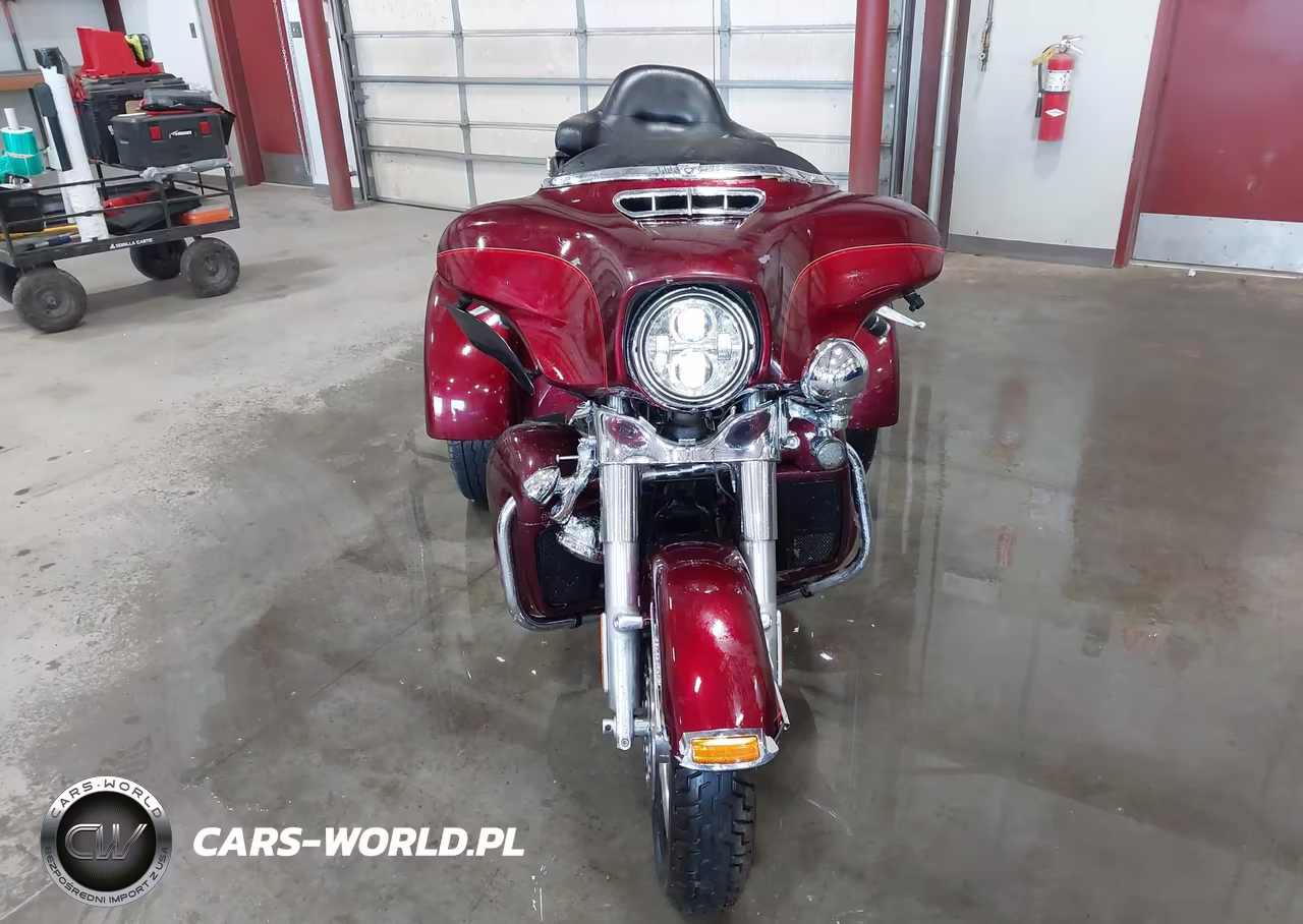 2017 Harley-Davidson Flhtcutg Tri Glide Ultra VIN:1HD1MAD19HB857725 - 5
