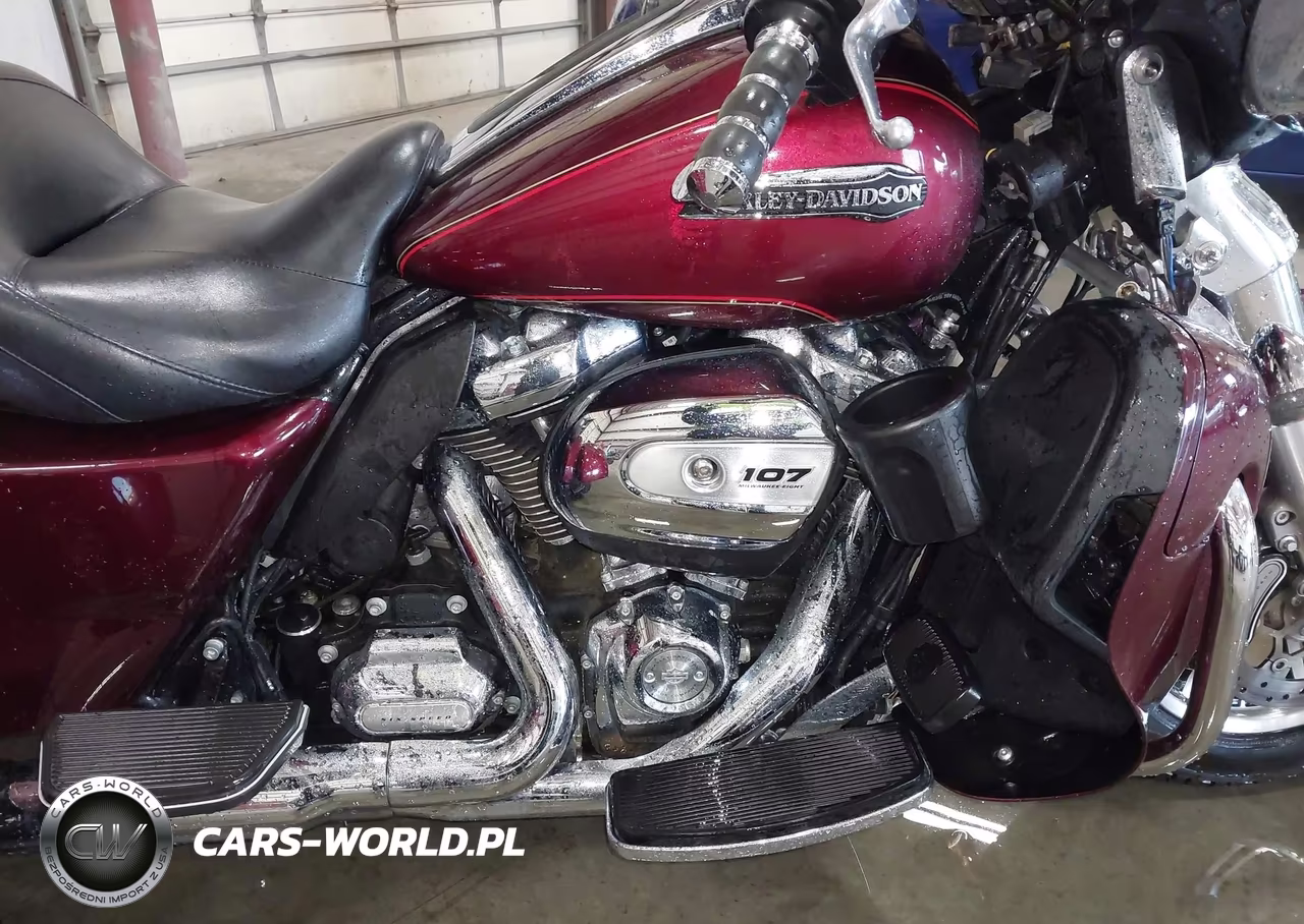 2017 Harley-Davidson Flhtcutg Tri Glide Ultra VIN:1HD1MAD19HB857725 - 8