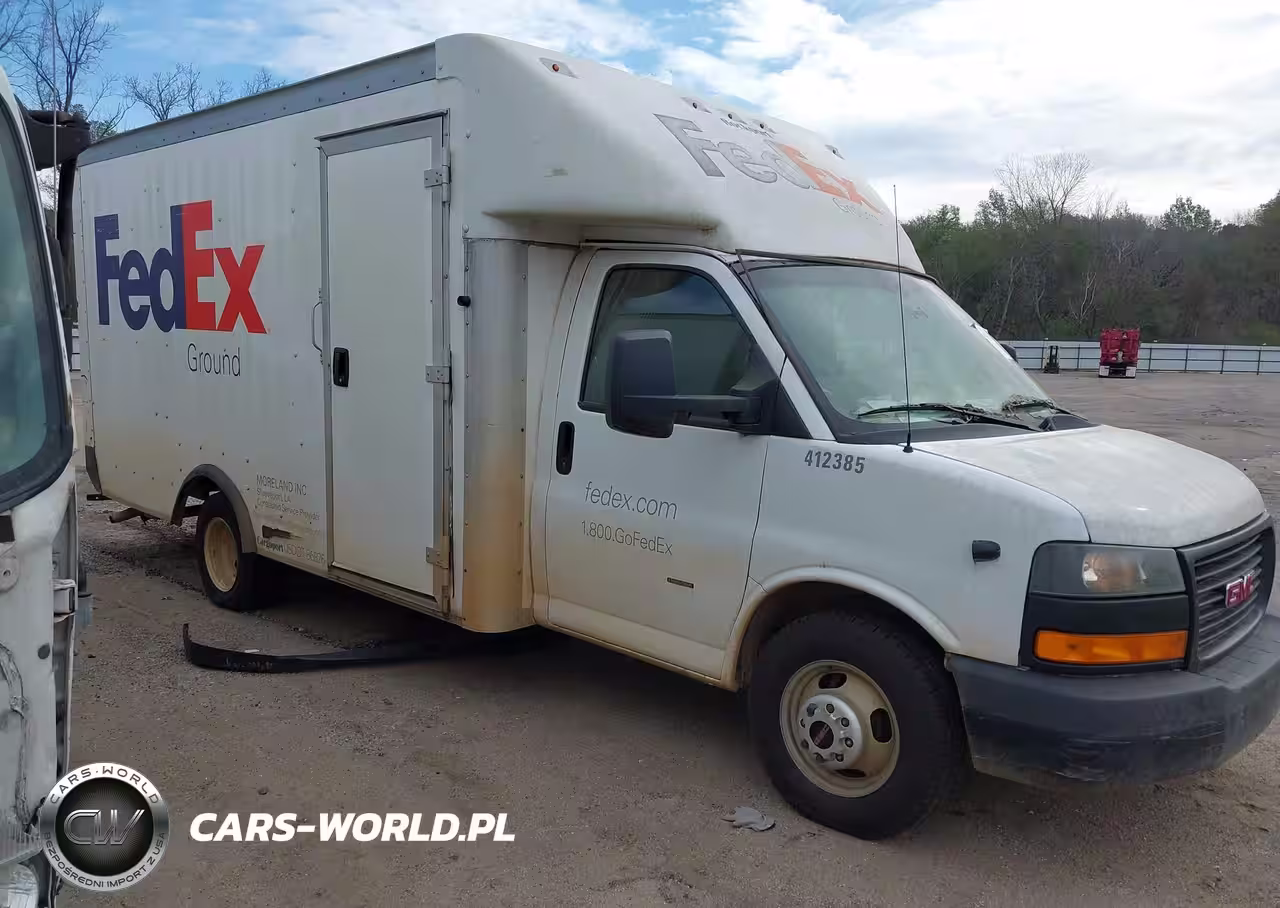 2018 GMC Savana Cutaway Work Van