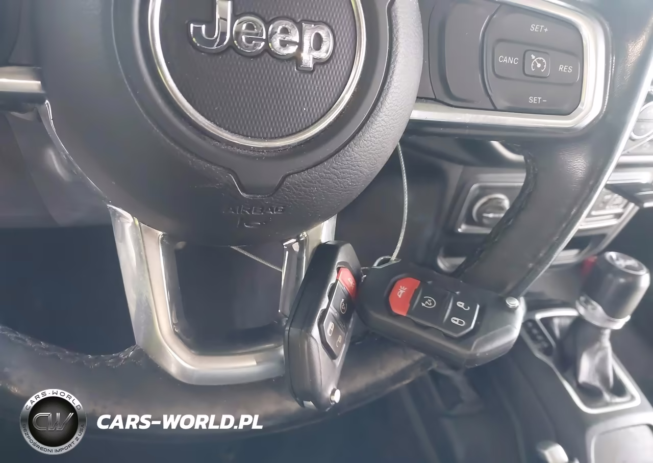 2020 Jeep Wrangler Unlimited Sahara Altitude 4X4 VIN:1C4HJXEN1LW125927 - 11