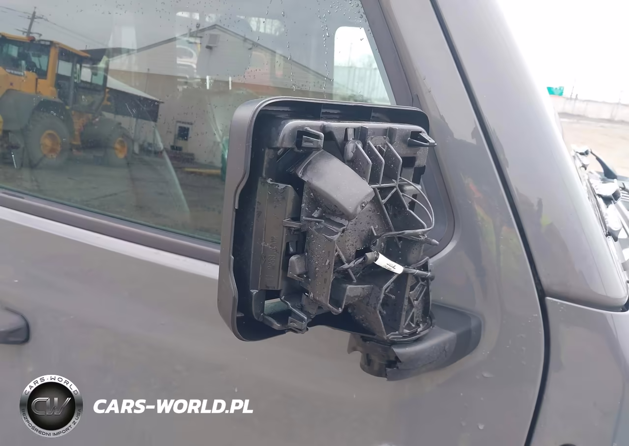 2020 Jeep Wrangler Unlimited Sahara Altitude 4X4 VIN:1C4HJXEN1LW125927 - 18