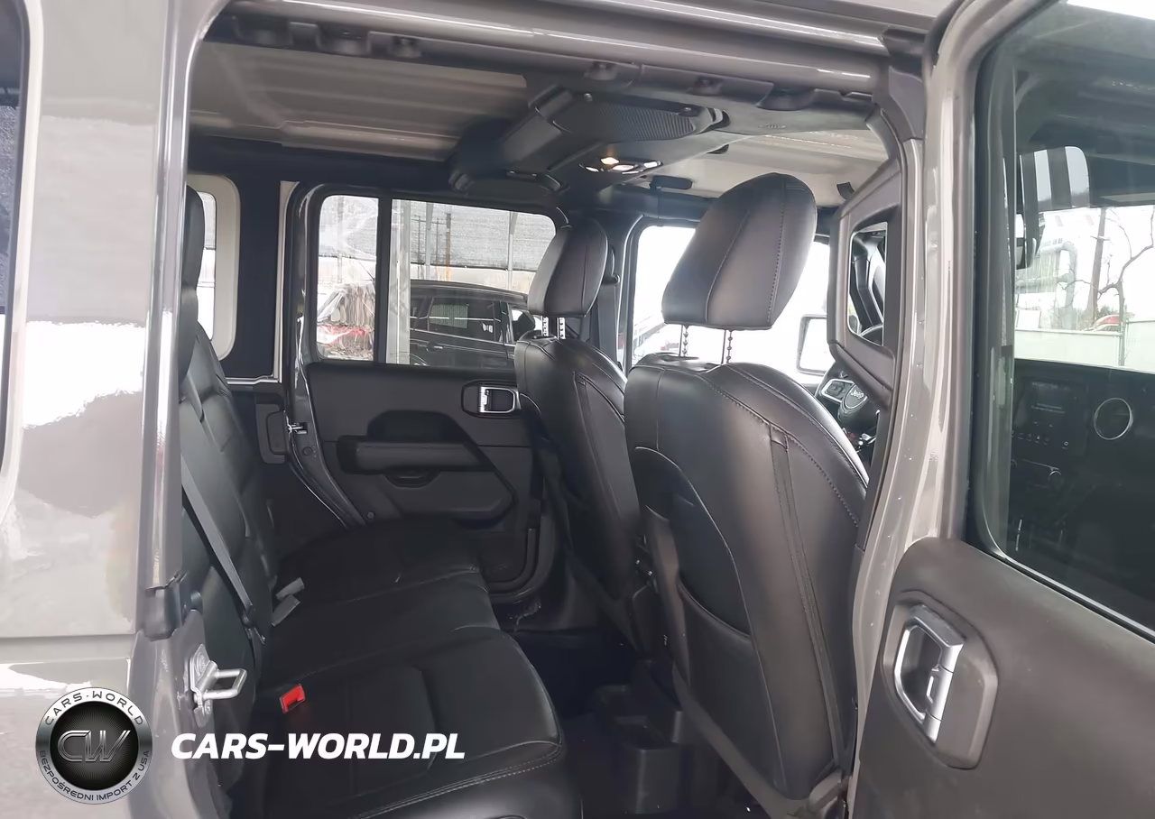 2020 Jeep Wrangler Unlimited Sahara Altitude 4X4 VIN:1C4HJXEN1LW125927 - 8