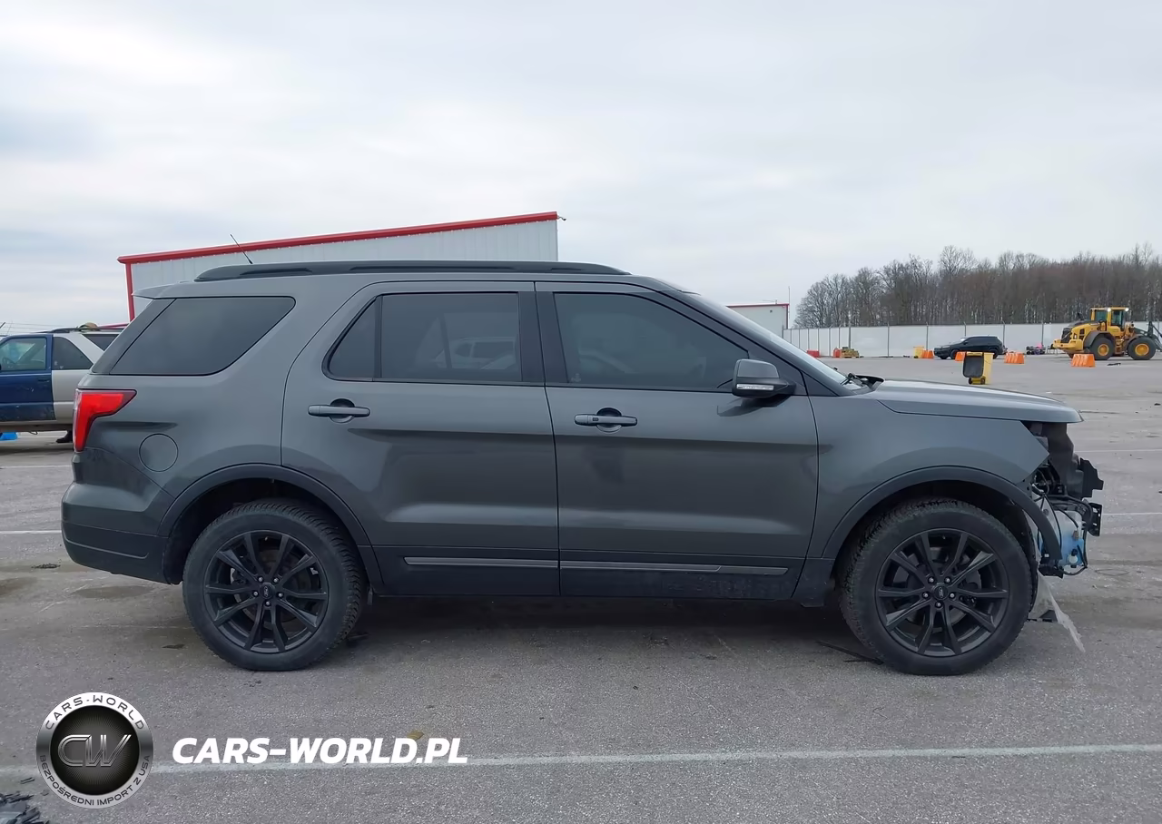 2018 Ford Explorer Xlt VIN:1FM5K8D8XJGC67620 - 14