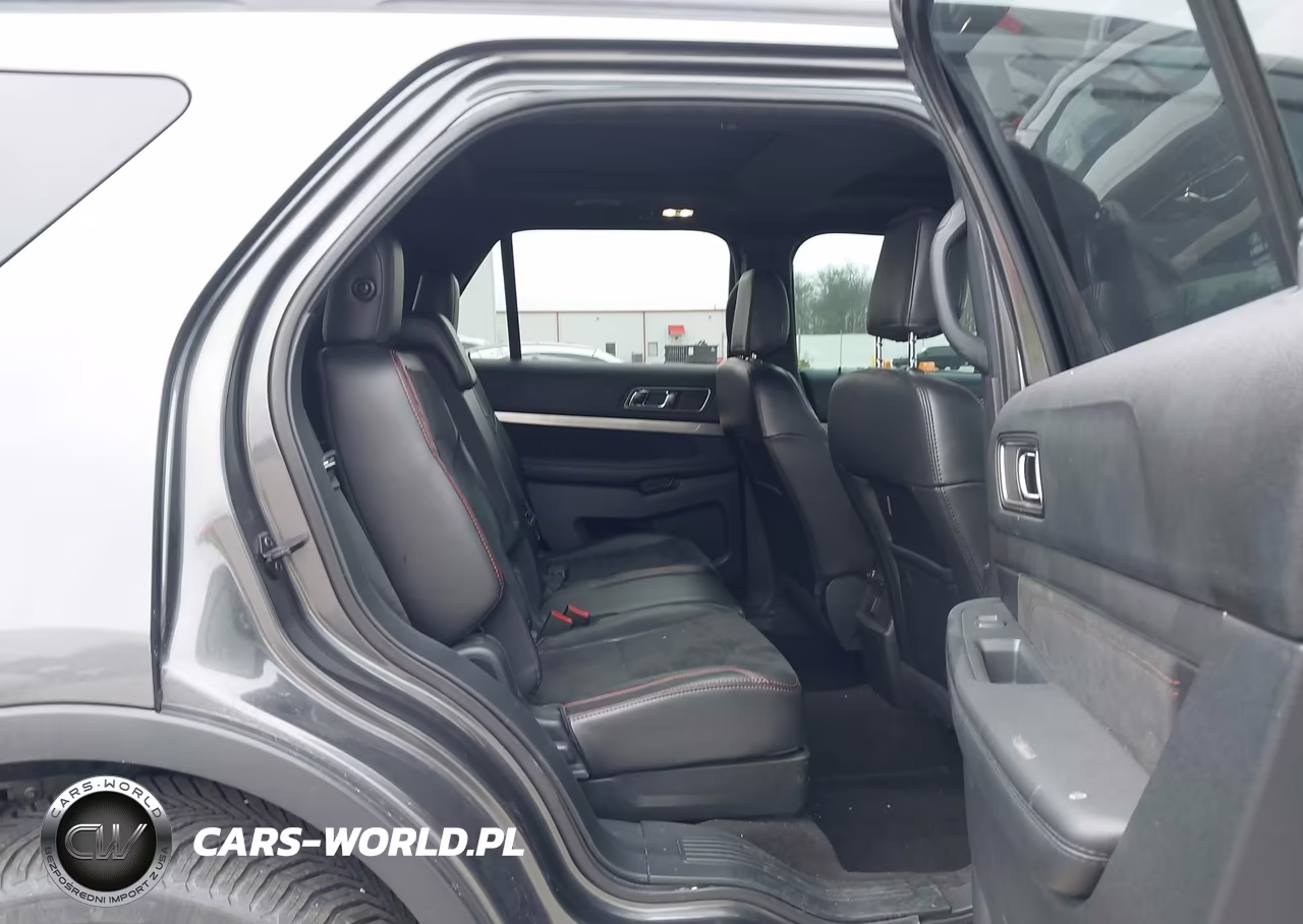2018 Ford Explorer Xlt VIN:1FM5K8D8XJGC67620 - 8