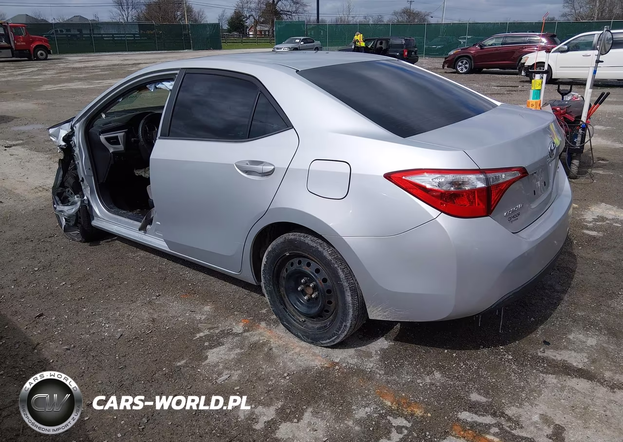 2015 Toyota Corolla Le VIN:2T1BURHE0FC466012 - 3