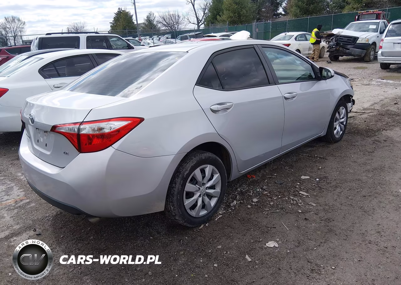 2015 Toyota Corolla Le VIN:2T1BURHE0FC466012 - 4