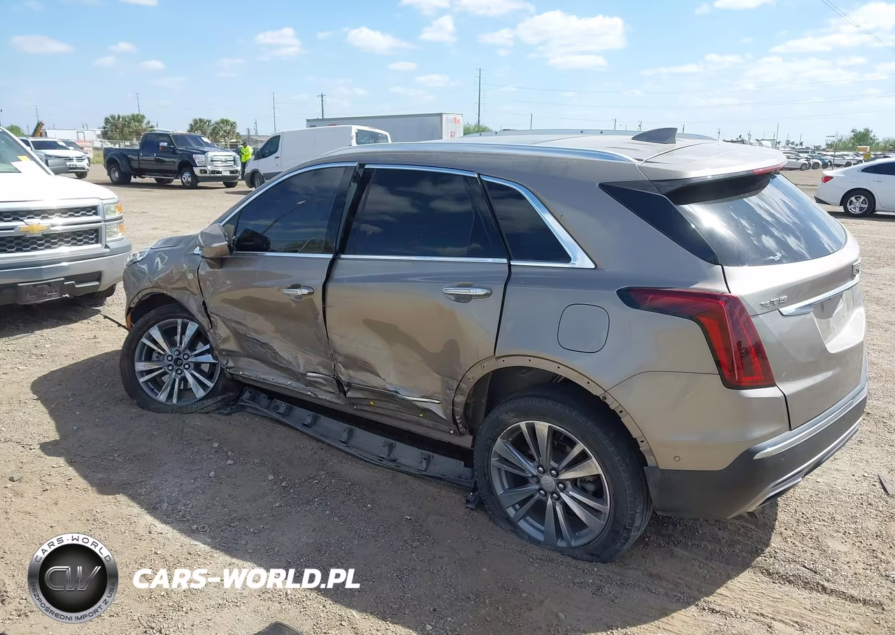 2022 Cadillac Xt5 Fwd Premium Luxury VIN:1GYKNCRS0NZ165513 - 3