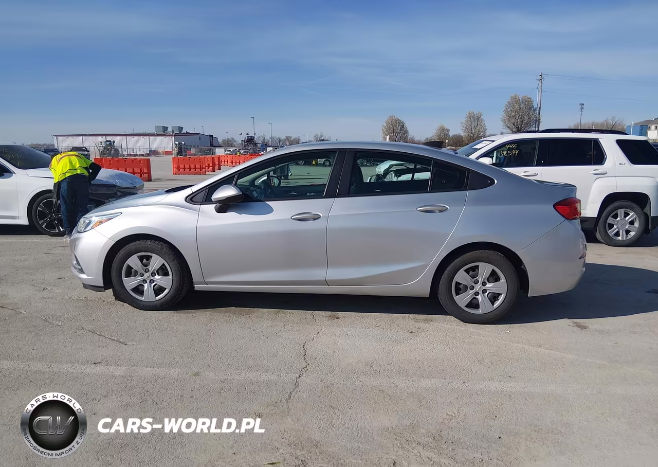 2018 Chevrolet Cruze Ls Auto VIN:1G1BC5SM5J7166058 - 14