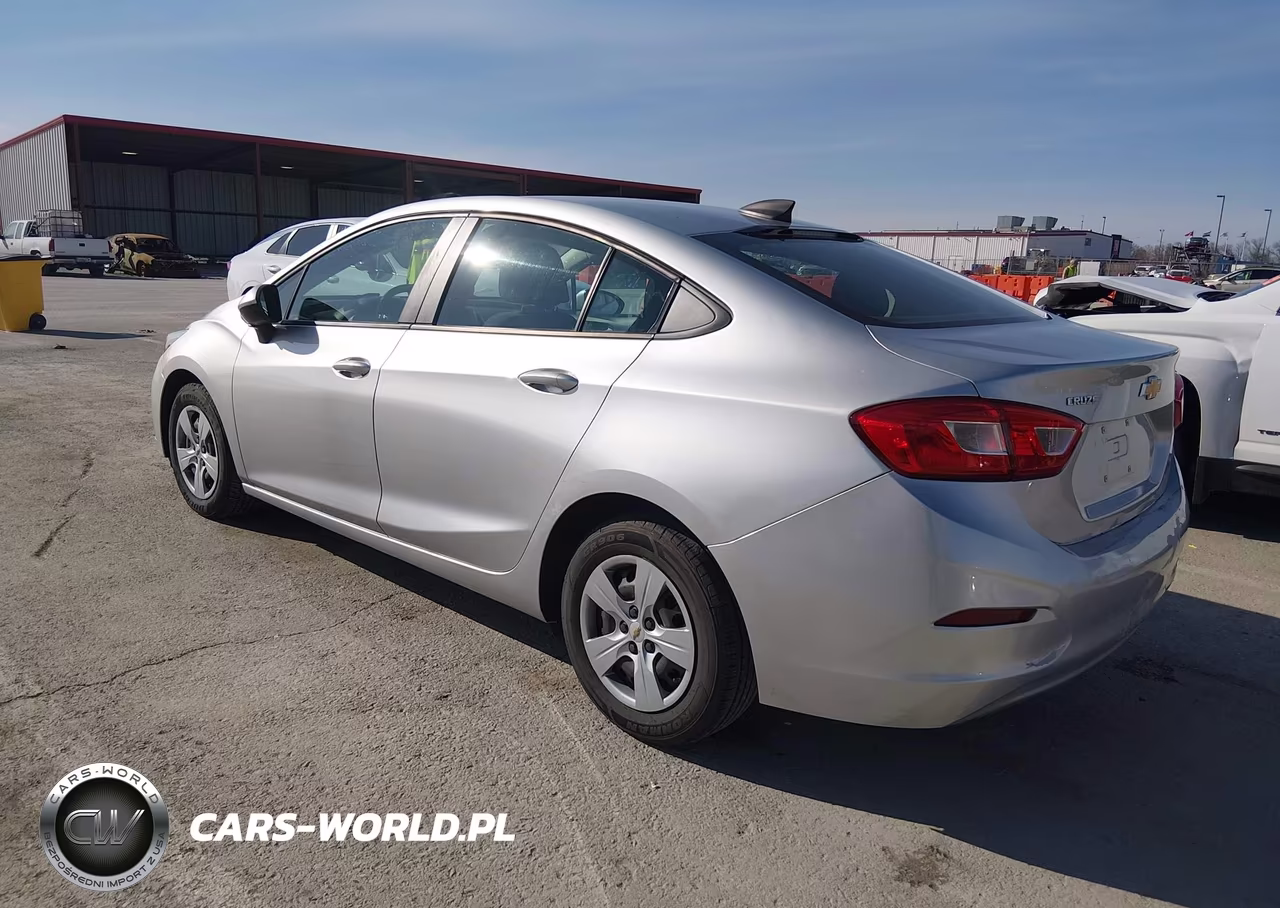 2018 Chevrolet Cruze Ls Auto VIN:1G1BC5SM5J7166058 - 3