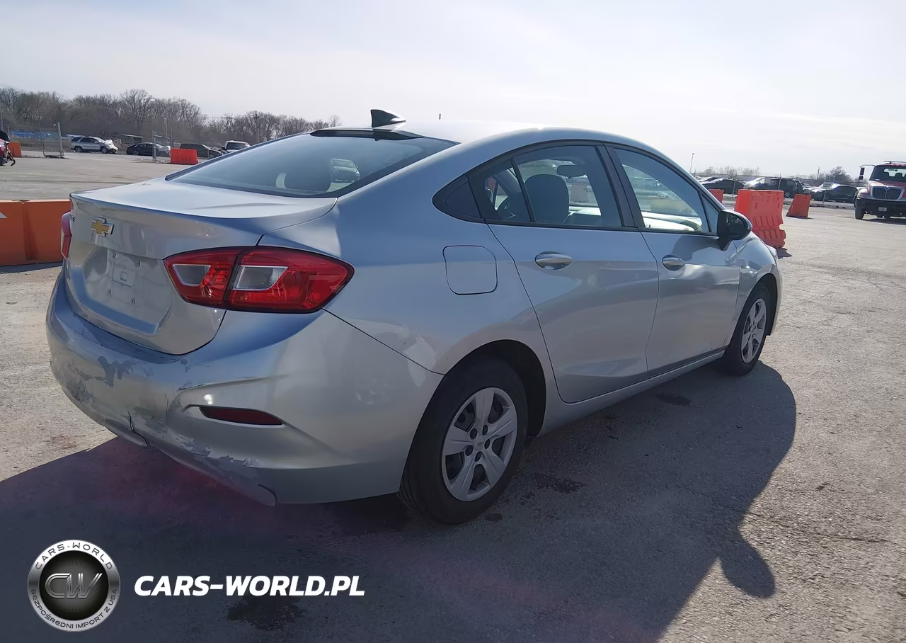 2018 Chevrolet Cruze Ls Auto VIN:1G1BC5SM5J7166058 - 4