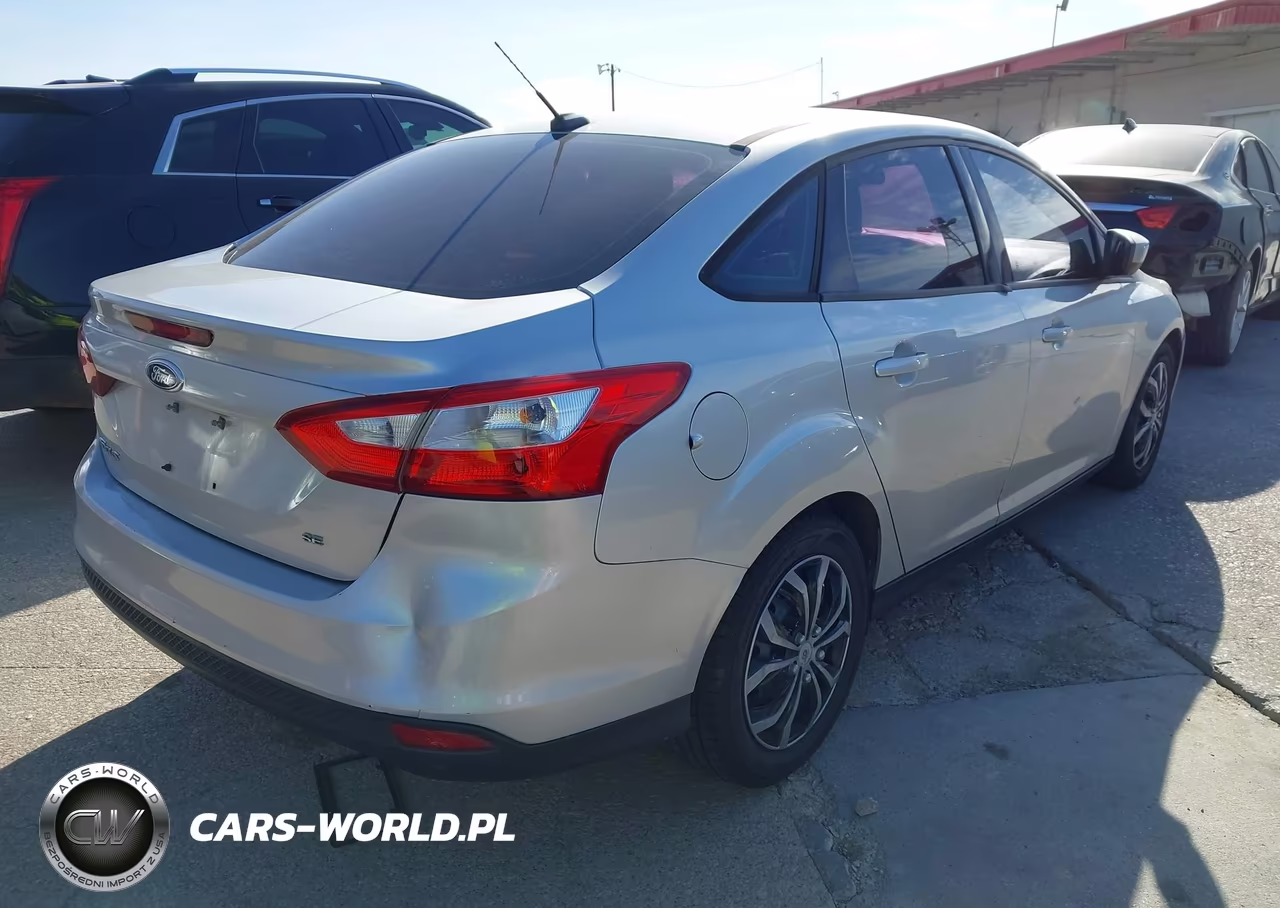 2012 Ford Focus Se VIN:1FAHP3F24CL302814 - 4