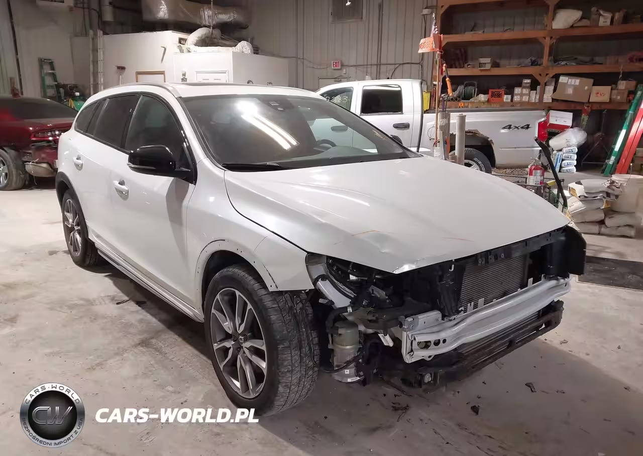 2015 Volvo V60 Cross Country T5