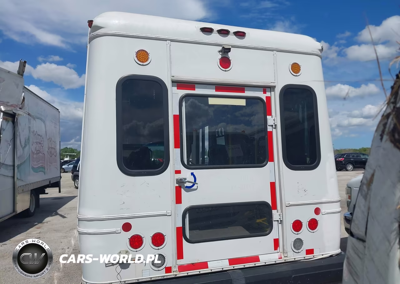 2009 Ford E-350 Cutaway VIN:1FDEE35PX9DA92105 - 15