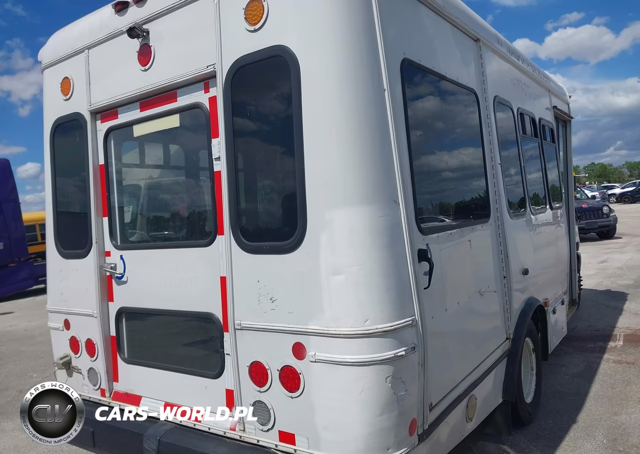 2009 Ford E-350 Cutaway VIN:1FDEE35PX9DA92105 - 4