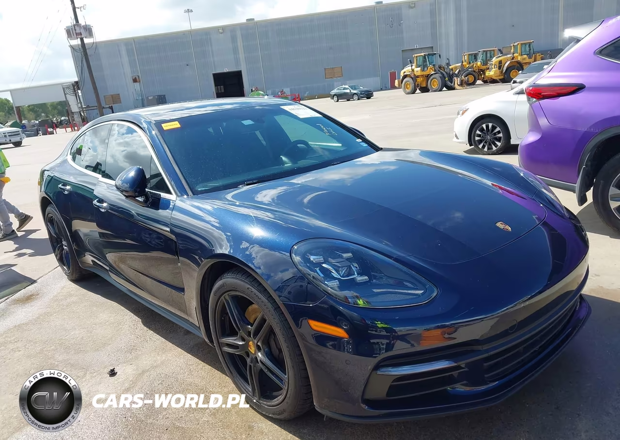 2018 Porsche Panamera 4
