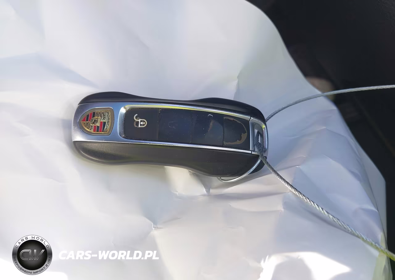 2018 Porsche Panamera 4 VIN:WP0AA2A7XJL113821 - 11