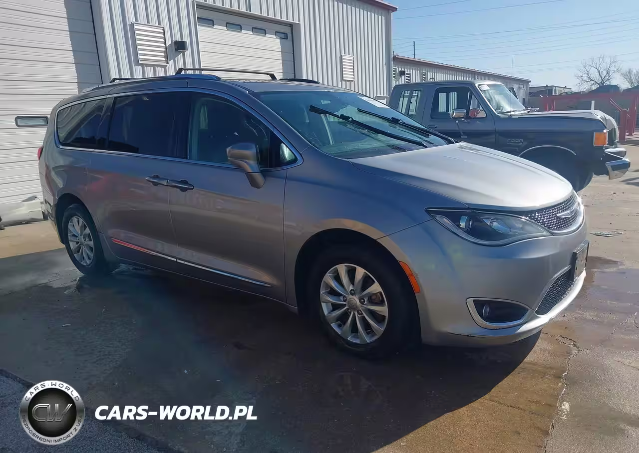 2018 Chrysler Pacifica Touring L Plus