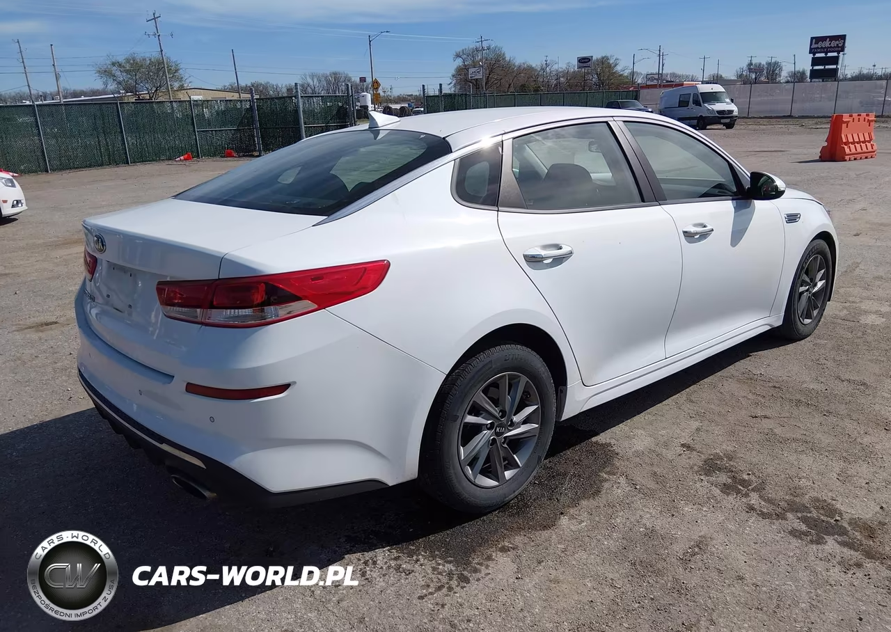 2019 Kia Optima Lx VIN:5XXGT4L37KG358233 - 4