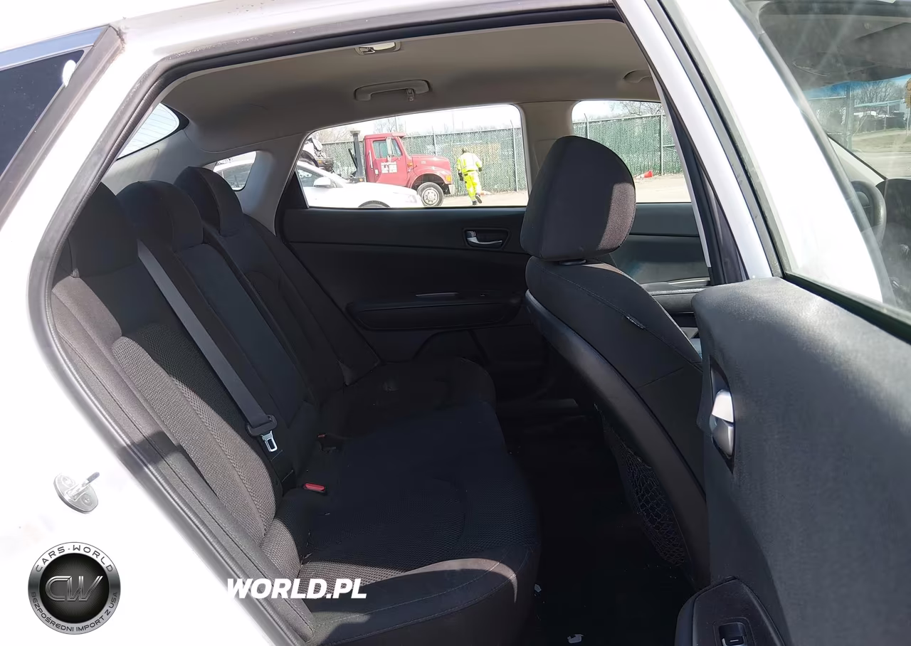 2019 Kia Optima Lx VIN:5XXGT4L37KG358233 - 8