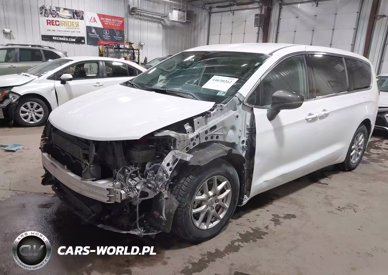 2024 Chrysler Pacifica Touring L VIN:2C4RC1BG4RR182917 - 2